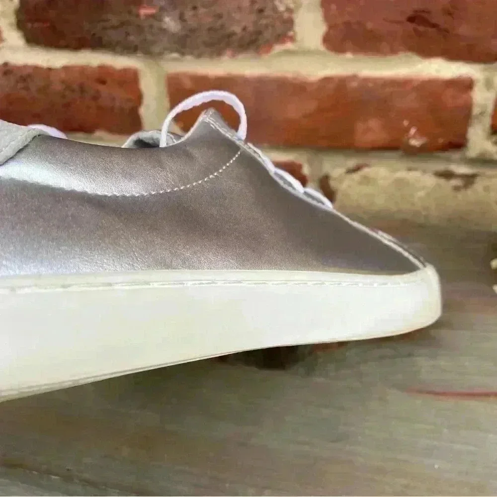 GAP Silver Metallic Low‎ Top Sneakers Shoes Casual Lace Up Fashion Court US 8